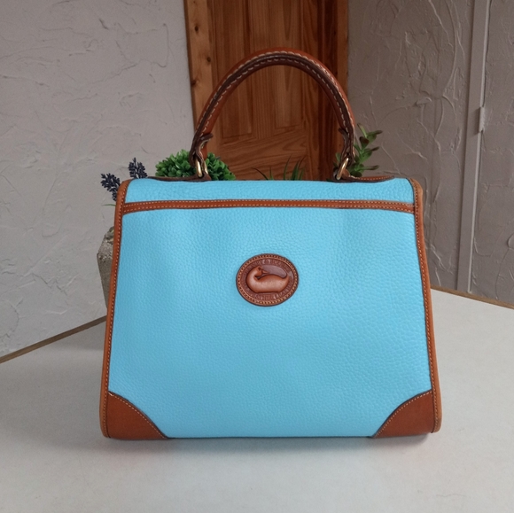 Dooney & Bourke, Medium, Carpet Bag Collection. - Picture 2 of 10